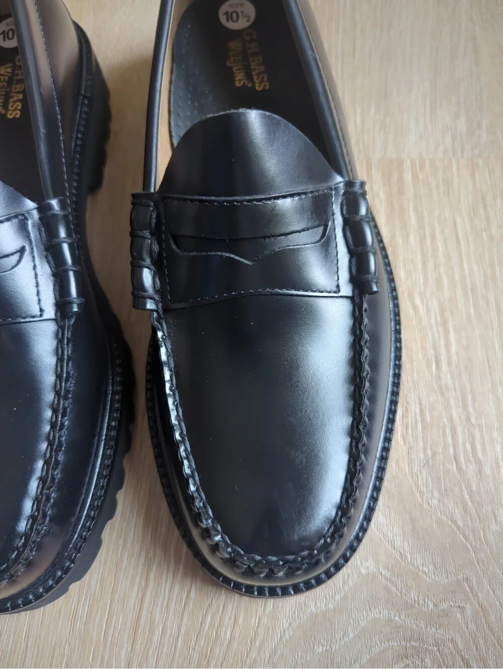 GH Bass Weejuns Larson Black Polished Leather Penny Loafers Shoes Mens 10.5